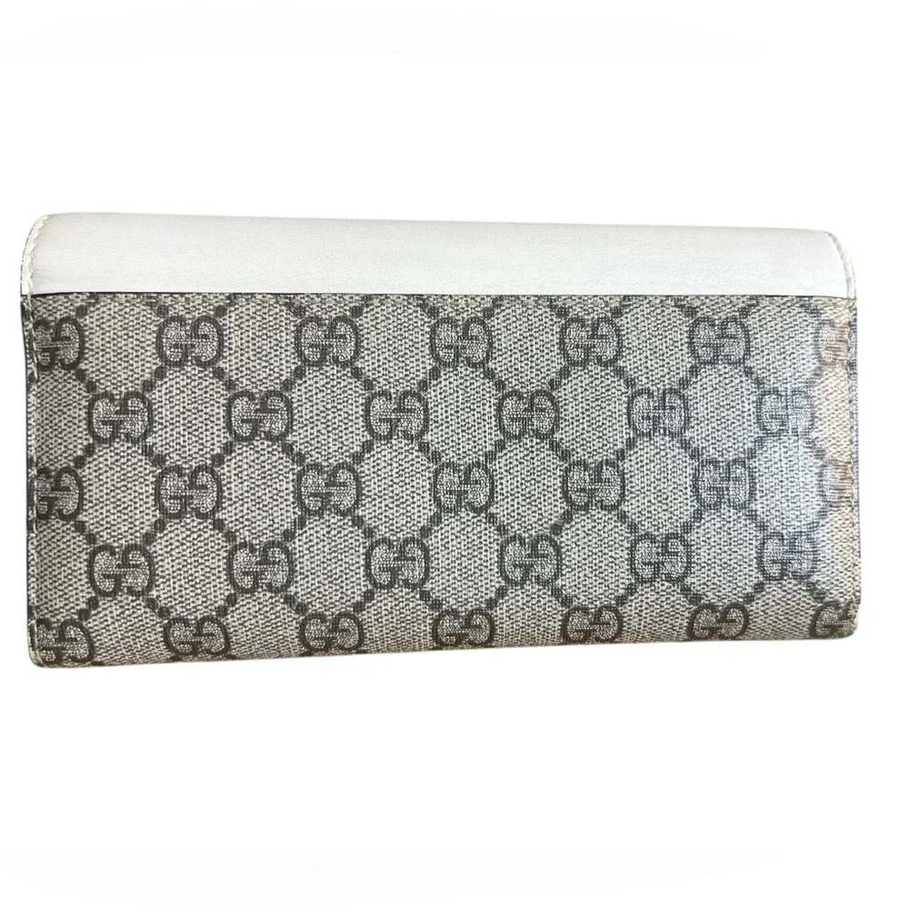 Gucci GG Supreme Continental Wallet in white, tan and red & green bow - Picture 5 of 11